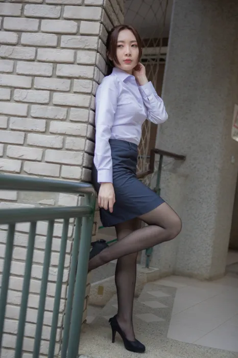 [Mzsock] NO.164 Lin Hua OL uniform high heels and beautiful legs street photography#[42P]-1